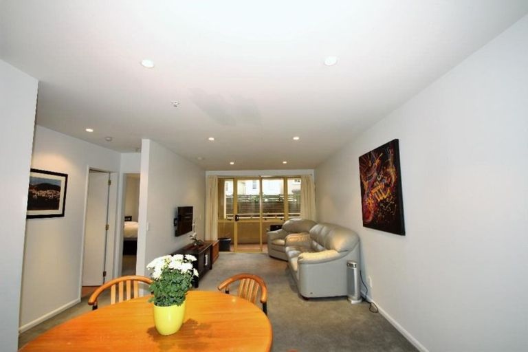 Photo of property in 9/5b Kent Terrace, Mount Victoria, Wellington, 6011