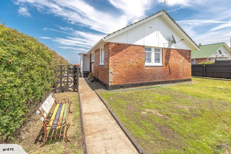 Photo of property in 180 Puriri Street, Castlecliff, Whanganui, 4501
