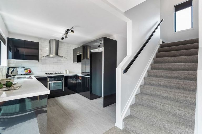 Photo of property in 49 Minaret Drive, Bucklands Beach, Auckland, 2014