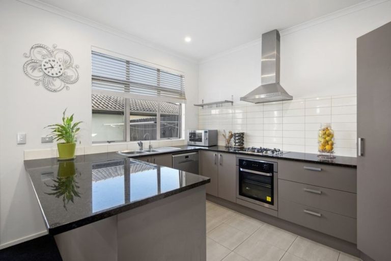 Photo of property in 137 Baverstock Road, Flat Bush, Auckland, 2016