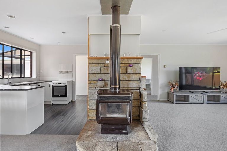 Photo of property in 61 College Road, Edgecumbe, 3120