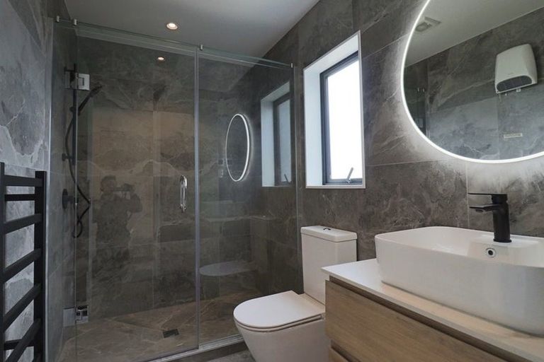 Photo of property in 62b Glenmore Road, Sunnyhills, Auckland, 2010