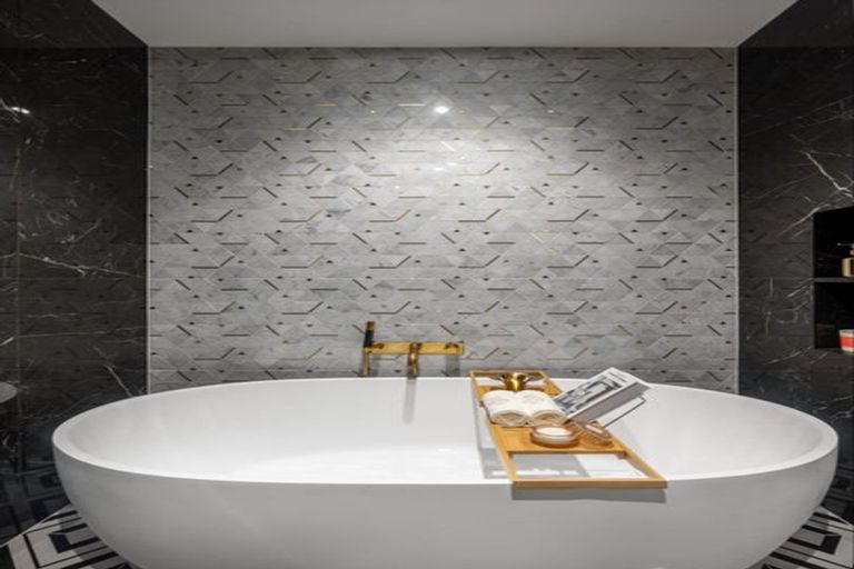 Photo of property in 24 Half Moon Rise, Half Moon Bay, Auckland, 2012