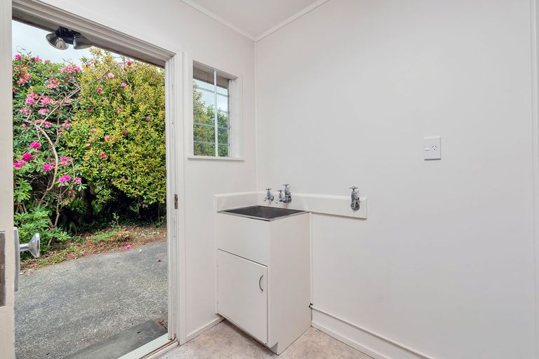 Photo of property in 16 Tatariki Street, Rosehill, Papakura, 2113