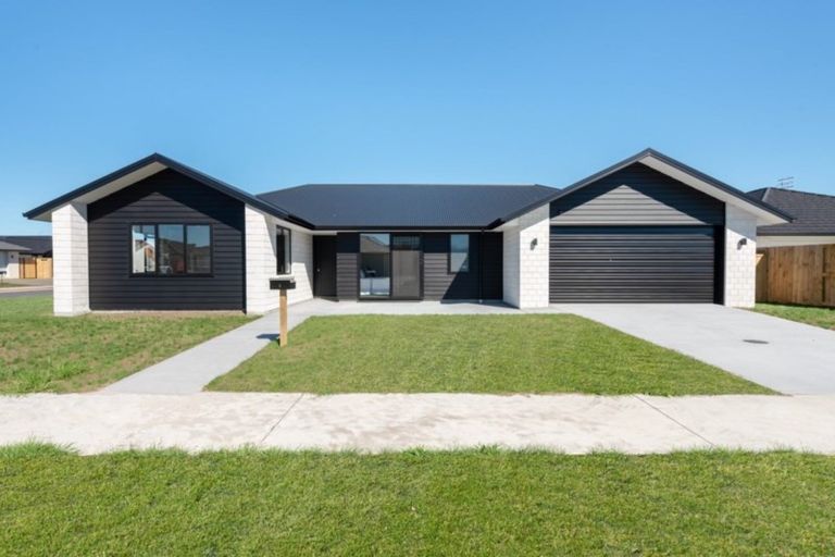 Photo of property in 1 Furlong Road, Papamoa, 3118