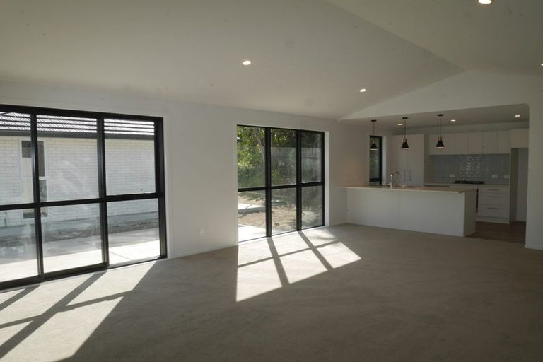 Photo of property in 13 Rongomau Lane, Raumati South, Paraparaumu, 5032