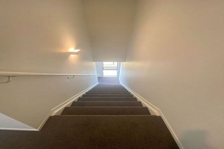 Photo of property in 30 Matawhanga Drive, Wattle Downs, Auckland, 2103