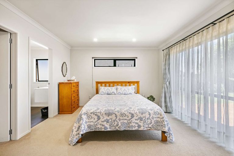 Photo of property in 32 Coleraine Drive, Rototuna, Hamilton, 3210