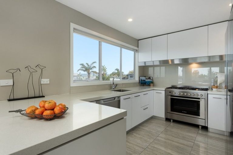 Photo of property in 27 Hillcrest Road, Otumoetai, Tauranga, 3110