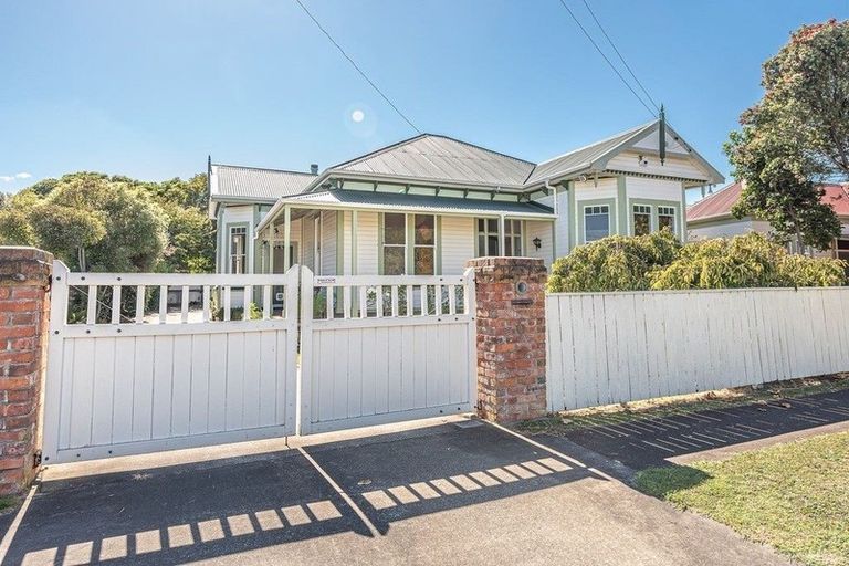 Photo of property in 6 Mason Terrace, Gonville, Whanganui, 4501
