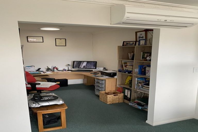 Photo of property in 19 Chesterfield Way, Orewa, 0931