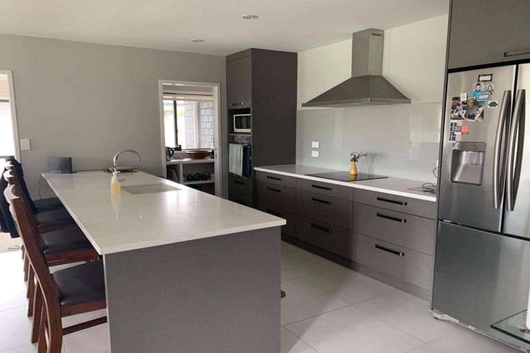 Photo of property in 41 Harbour Crest Drive, Waiuku, 2123