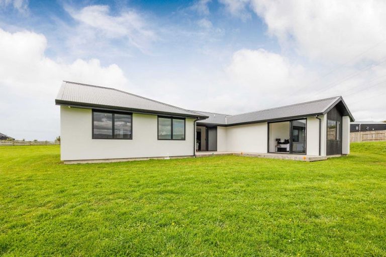 Photo of property in 132 Kingsdale Park Drive, Aokautere, Palmerston North, 4471