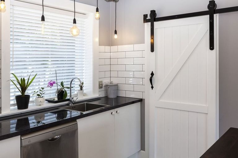 Photo of property in 1/96 Jeffreys Road, Fendalton, Christchurch, 8052