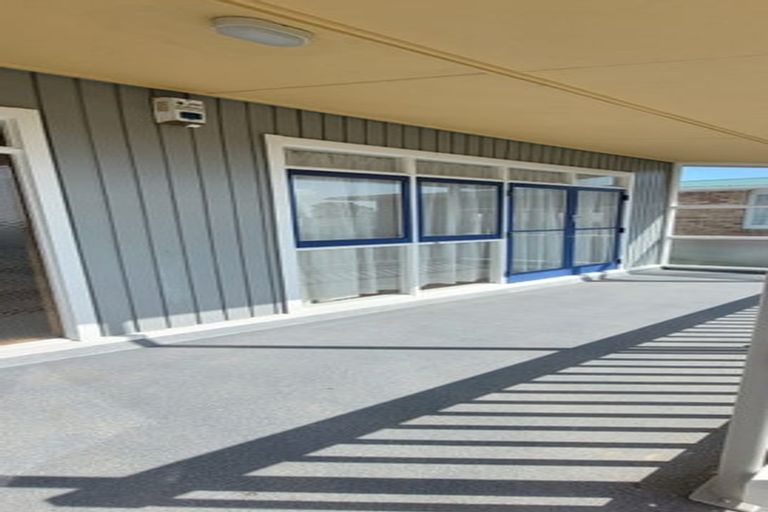 Photo of property in 8 Kitchener Terrace, Moturoa, New Plymouth, 4310