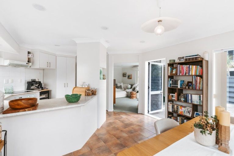 Photo of property in 23a Sunbrae Grove, Mount Maunganui, 3116