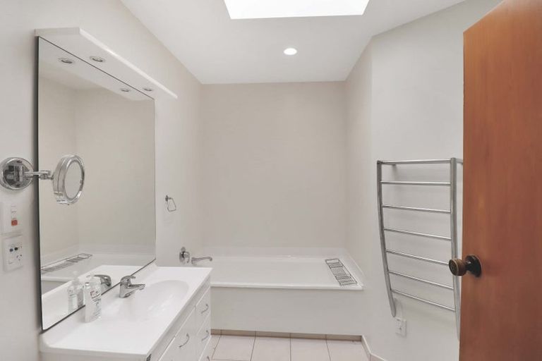 Photo of property in 307 Karori Road, Karori, Wellington, 6012