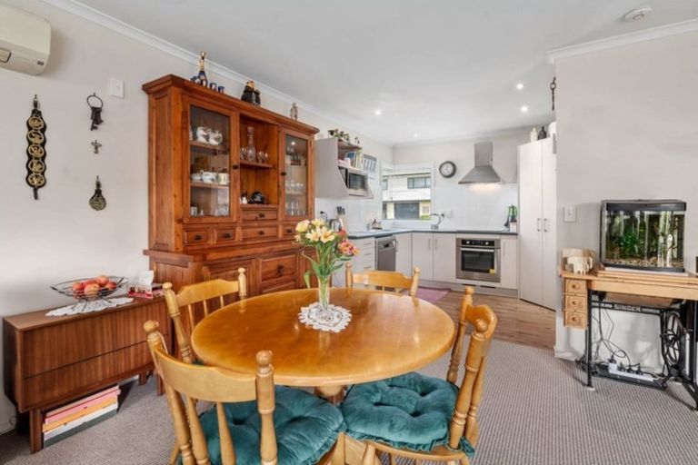 Photo of property in 47/64 Kawaha Point Road, Kawaha Point, Rotorua, 3010