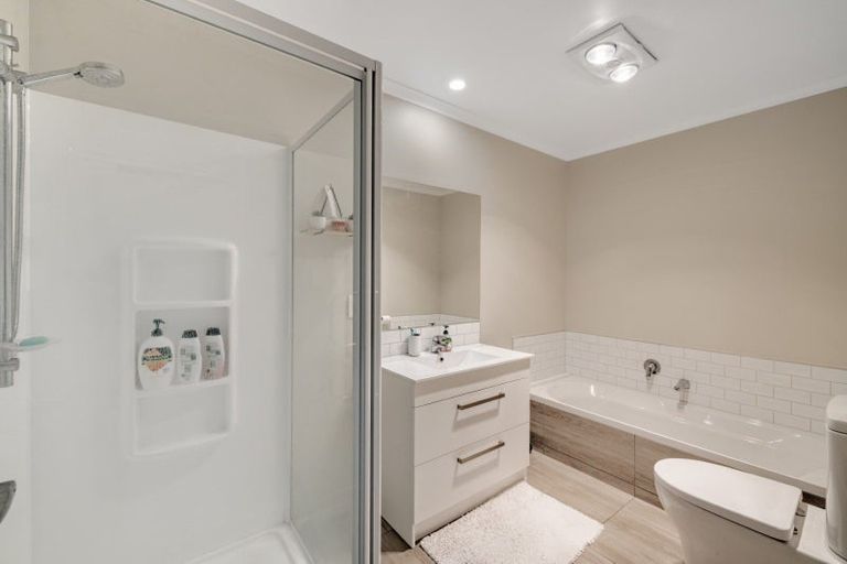 Photo of property in 121 Sutherland Road, Brookfield, Tauranga, 3110