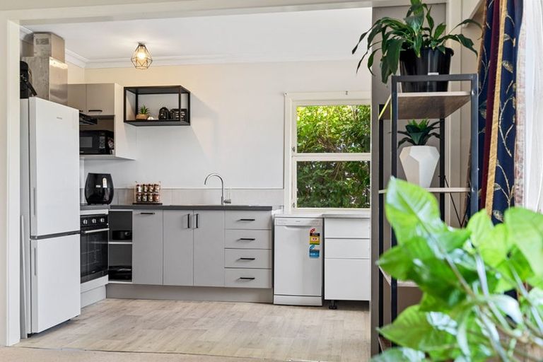 Photo of property in 263a Ngatai Road, Otumoetai, Tauranga, 3110