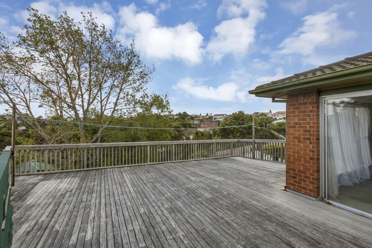 Photo of property in 27 Coronation Road, Hillcrest, Auckland, 0627