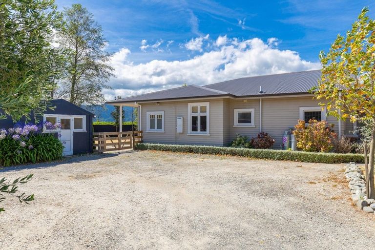 Photo of property in 71 Alma Street North, Renwick, 7204