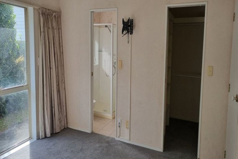 Photo of property in 742a East Coast Road, Pinehill, Auckland, 0630