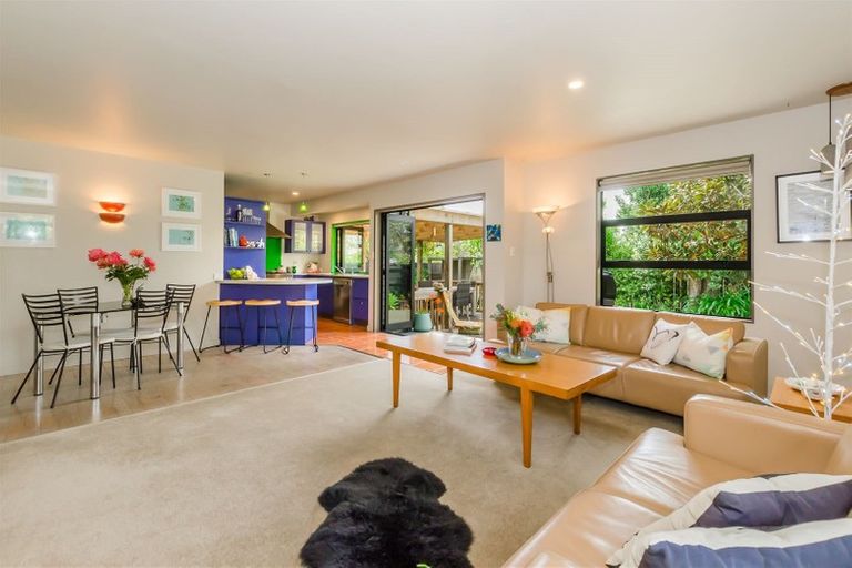 Photo of property in 26 Eruini Street, Waikanae Beach, Waikanae, 5036