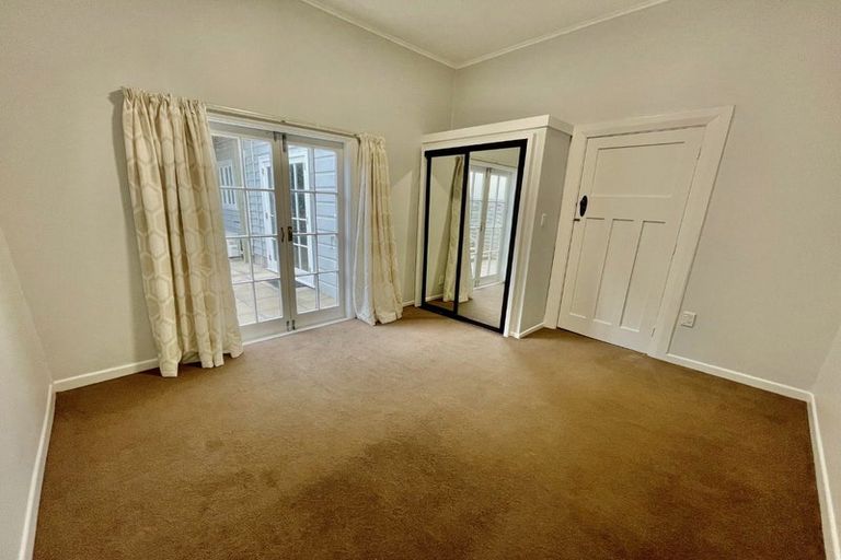Photo of property in 73 Majoribanks Street, Mount Victoria, Wellington, 6011