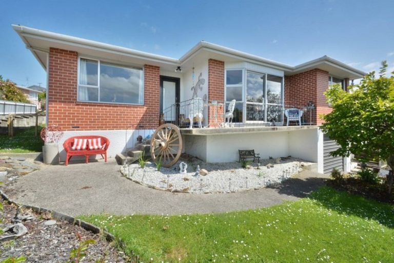 Photo of property in 10 Kinmont Crescent, Kinmont Park, Mosgiel, 9024