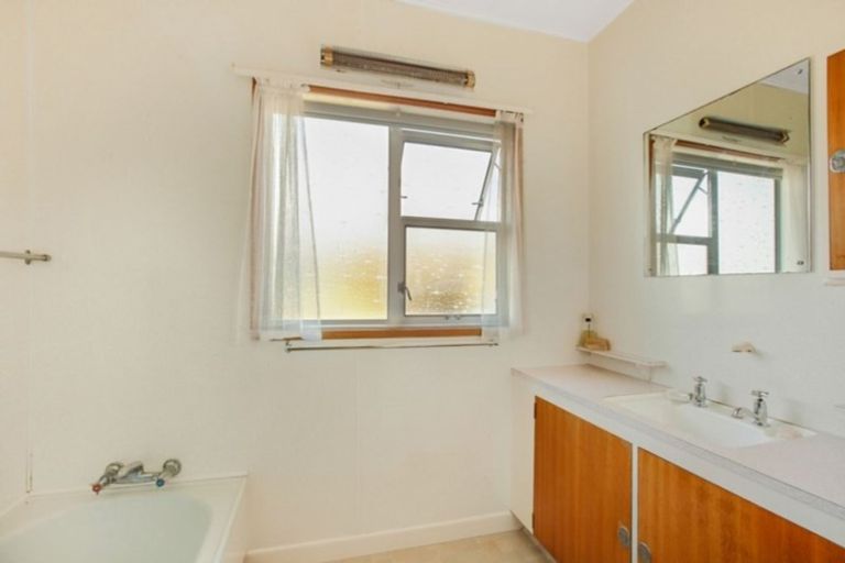 Photo of property in 24 Berghan Road, Coopers Beach, 0420