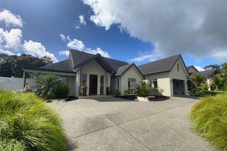 Photo of property in 66 Shelter Drive, Greenhithe, Auckland, 0632