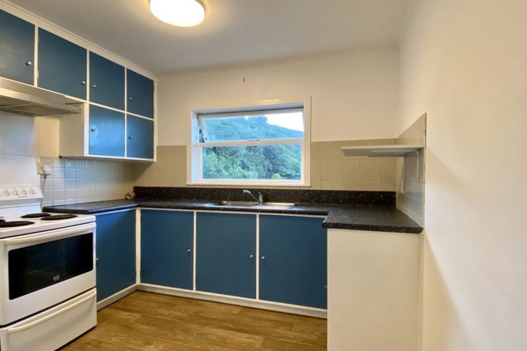 Photo of property in 2/123 Makara Road, Karori, Wellington, 6012