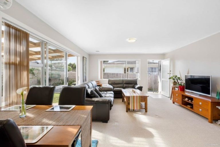 Photo of property in 13 Fortunes Road, Half Moon Bay, Auckland, 2012