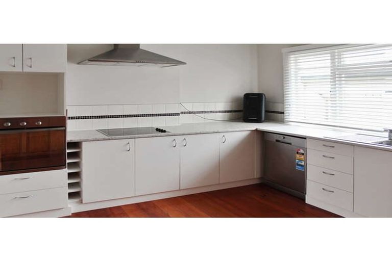 Photo of property in 83 Heretaunga Street, Palmerston North, 4414