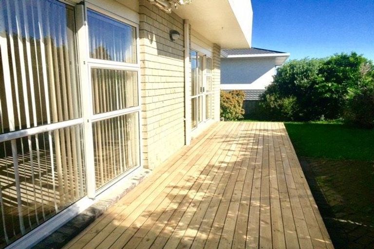 Photo of property in 1/5 Waller Avenue, Bucklands Beach, Auckland, 2012