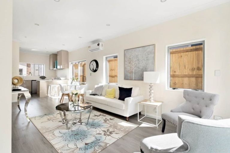 Photo of property in 55b Senator Drive, Manurewa, Auckland, 2105