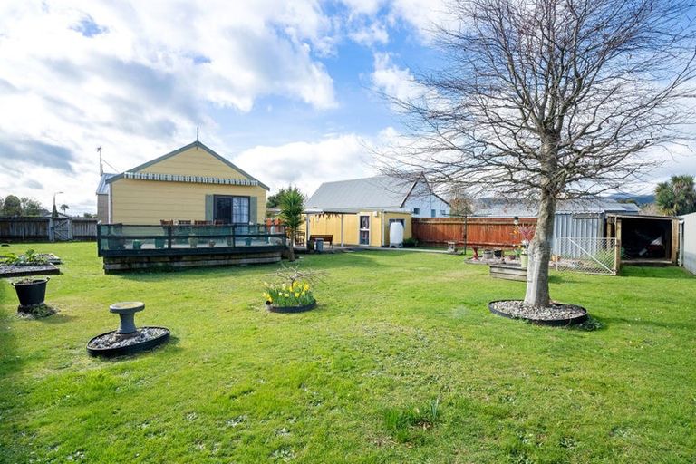 Photo of property in 10 Broadbelt Grove, Levin, 5510