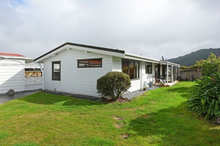 Photo of property in 10 Roband Crescent, Brown Owl, Upper Hutt, 5018