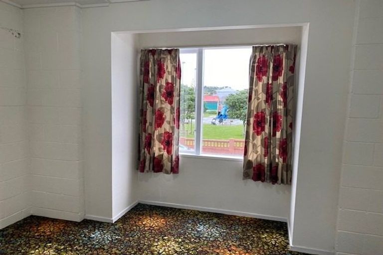 Photo of property in 2/20 Frankmoore Avenue, Johnsonville, Wellington, 6037