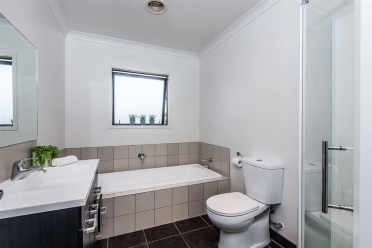 Photo of property in 4 Saint Lucia Place, Grenada Village, Wellington, 6037