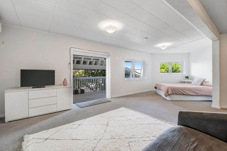 Photo of property in 11 Swann Beach Road, Stanmore Bay, Whangaparaoa, 0932