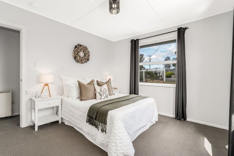 Photo of property in 18 Beazley Avenue, Paparangi, Wellington, 6037