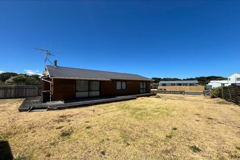 Photo of property in 19 Scott Avenue, Otaki Beach, Otaki, 5512