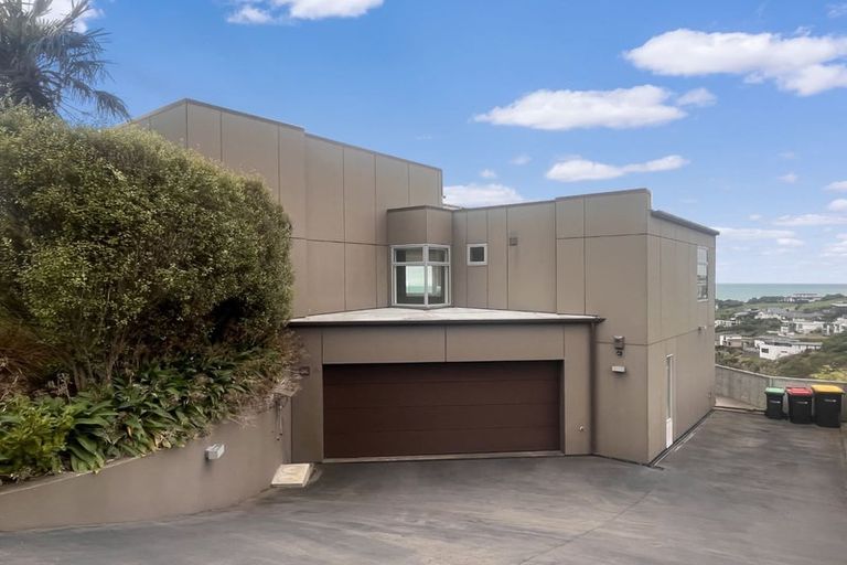 Photo of property in 15 Drayton Drive, Mount Pleasant, Christchurch, 8081