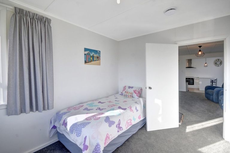 Photo of property in 21 Burgess Street, Green Island, Dunedin, 9018