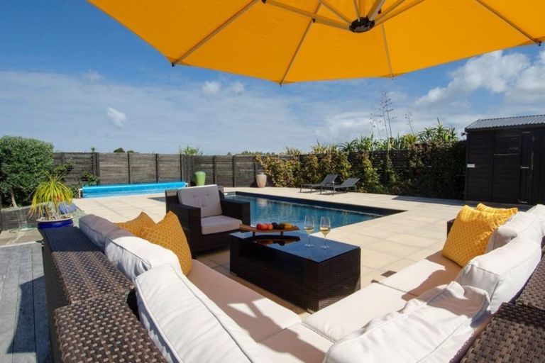 Photo of property in 68 Mangatawhiri Road, Omaha, 0986