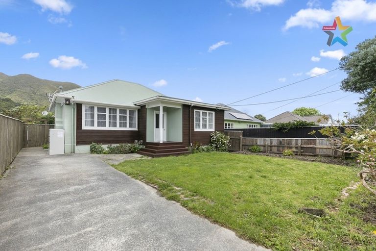 Photo of property in 15 Godley Street, Waterloo, Lower Hutt, 5011