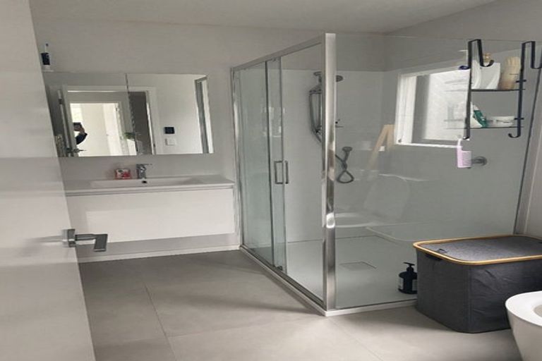 Photo of property in 6a Huia Street, Tawa, Wellington, 5028