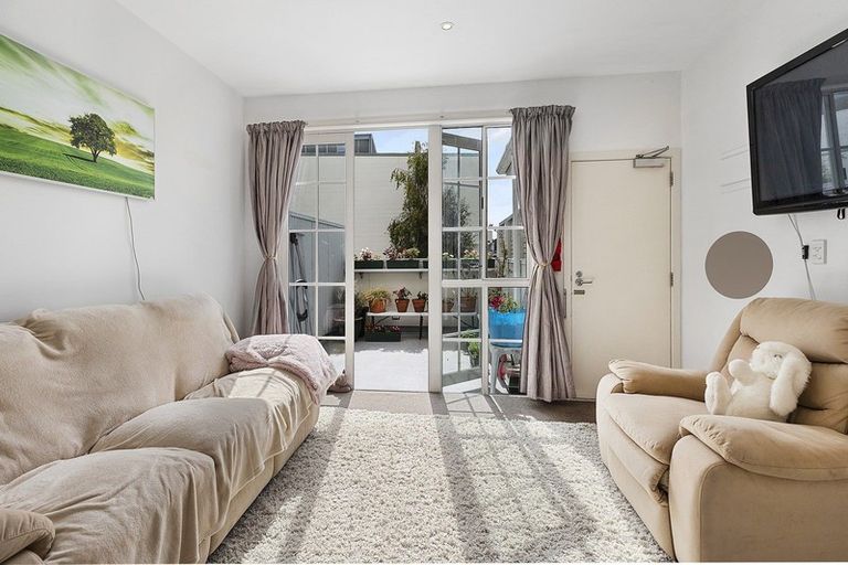 Photo of property in 33 Little George Street, Thorndon, Wellington, 6011